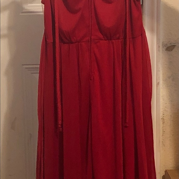 Red dress - Picture 2 of 2